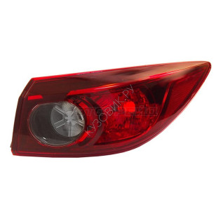 Фонарь задний MAZDA 3/AXELA 13-16 прав 4D SAT